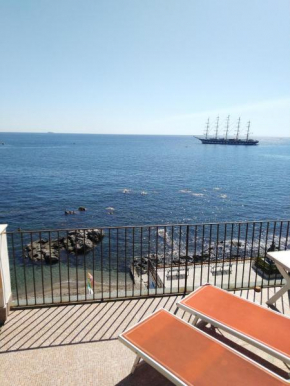 Appartamento con terrazzo sul mare Teocle, Giardini Naxos